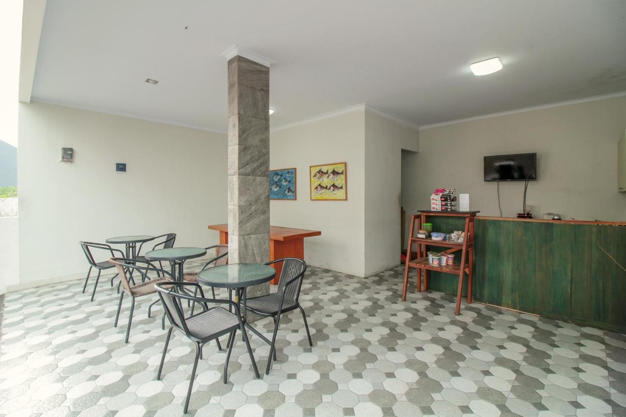 Oyo 396 Tibrae Syariah Hotel 2*