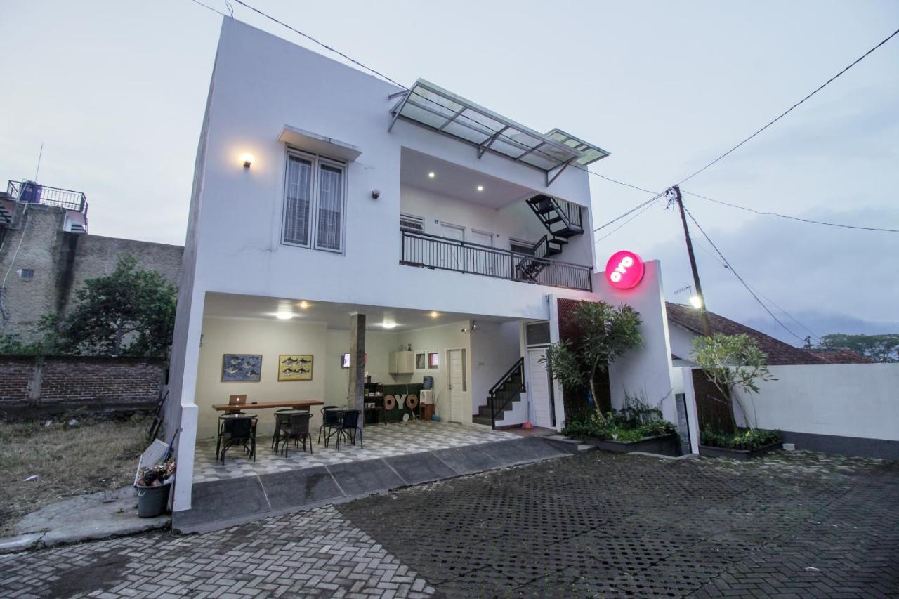 Oyo 396 Tibrae Syariah Hotel 2*