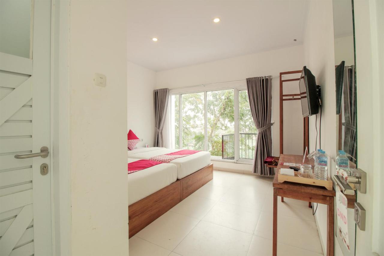 Oyo 396 Tibrae Syariah Hotel Bandung